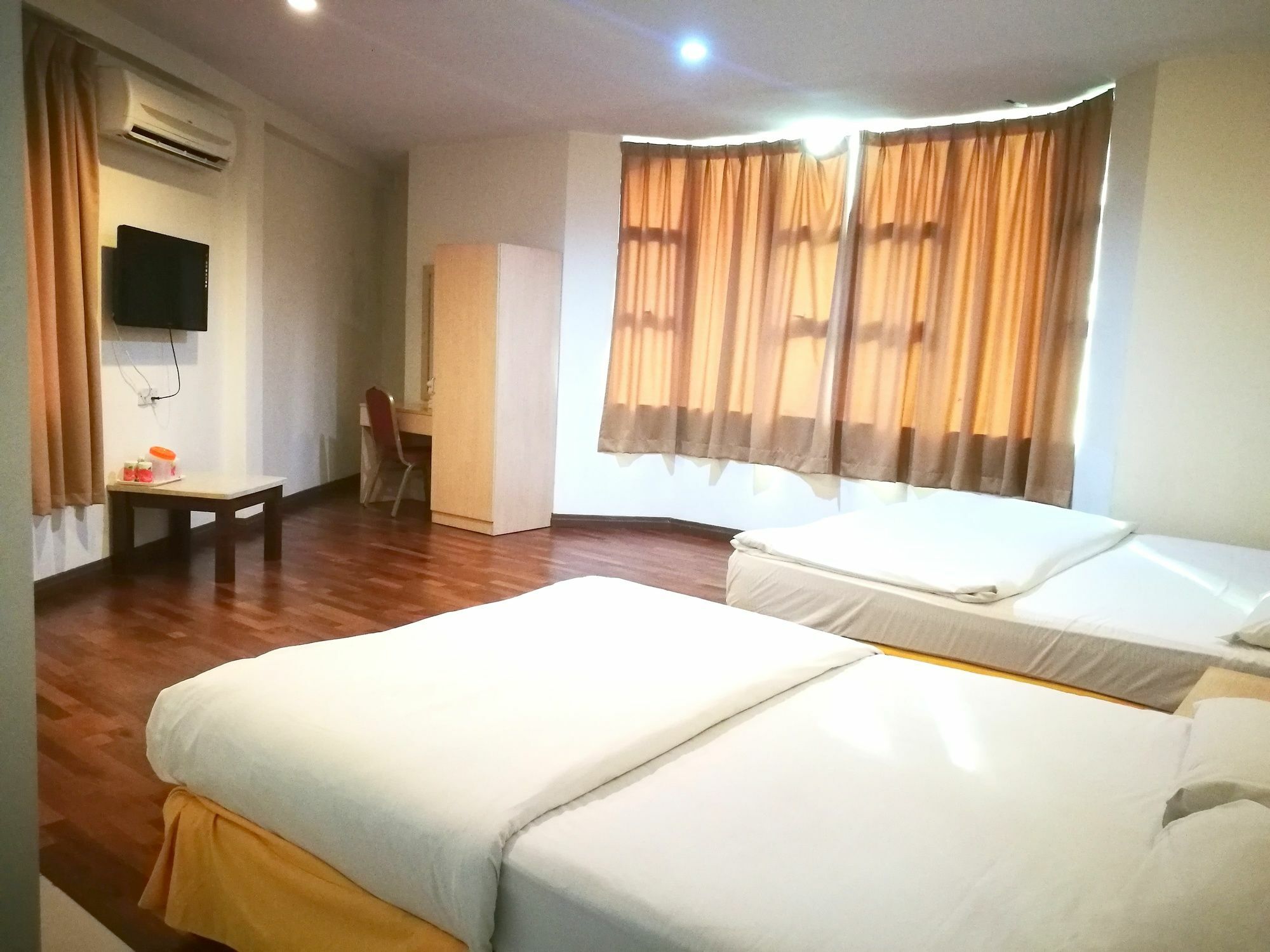 Fresh Hotel Bercham Іпох Екстер'єр фото